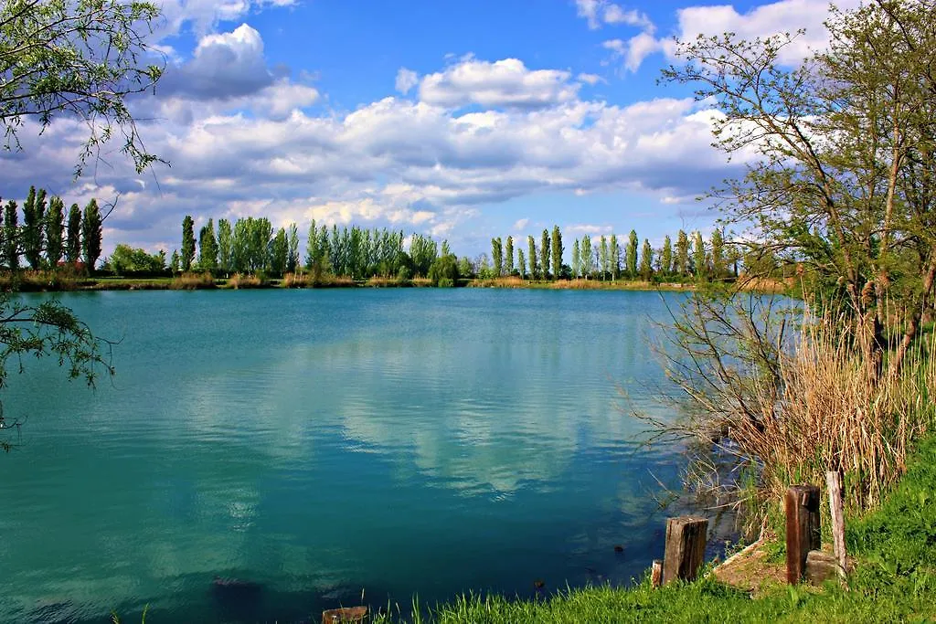 Gasthaus Agriturismo Ai Due Laghi Ponte Azzana Landhaus